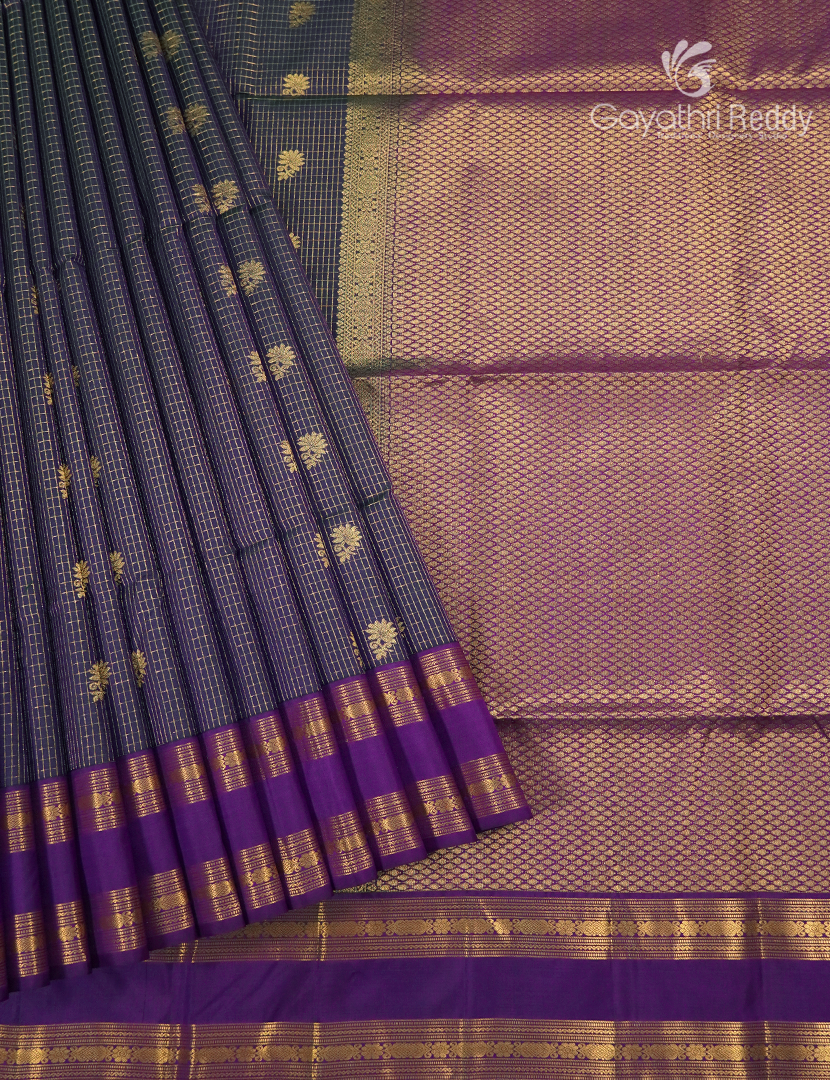 Pure Kanchipuram Vintage Silk Saree in Deep Violet and Purple