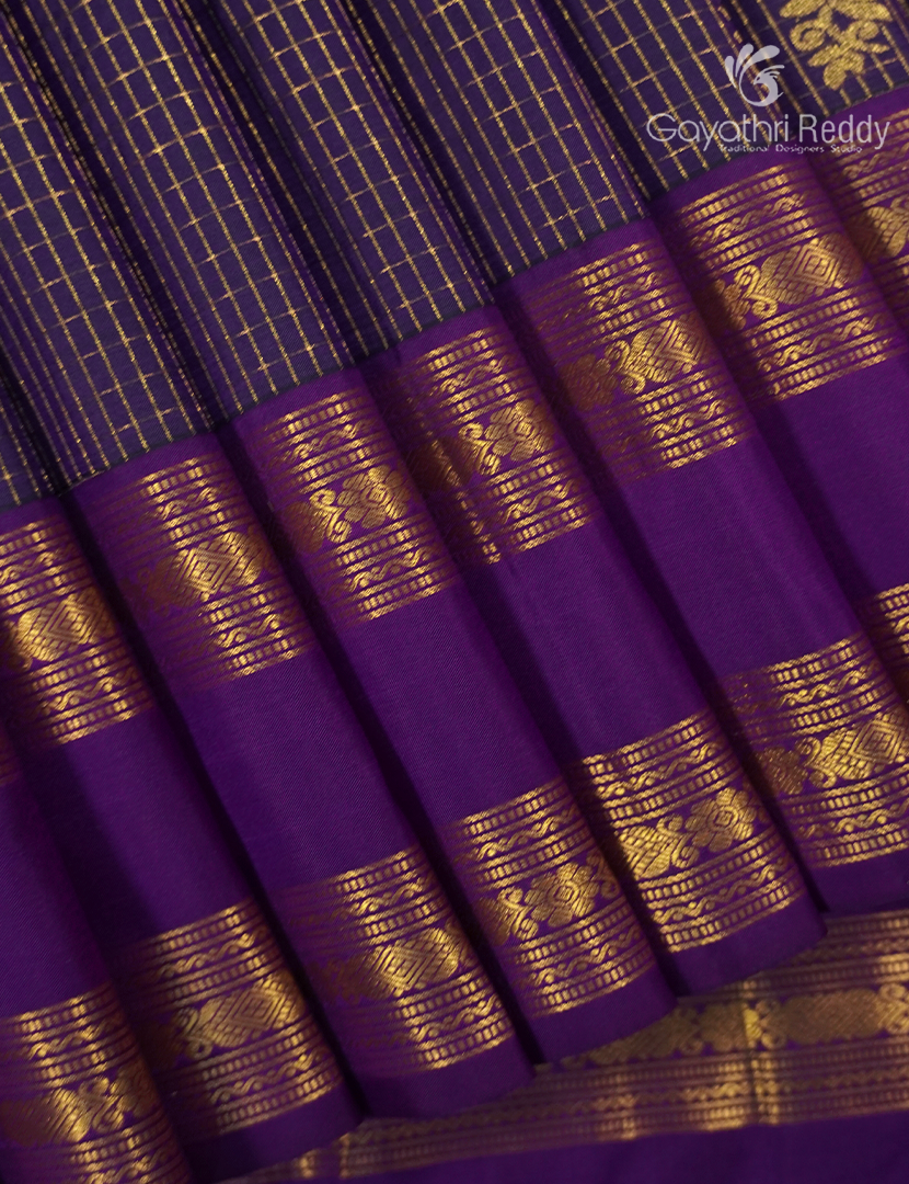 Pure Kanchipuram Vintage Silk Saree in Deep Violet and Purple