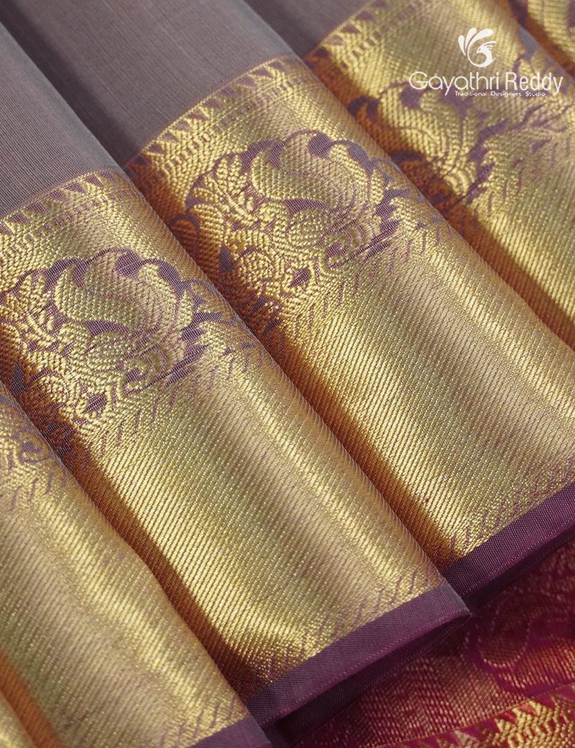 Pure Kanchipuram Sico Saree in Dual Tone of Grey and Red