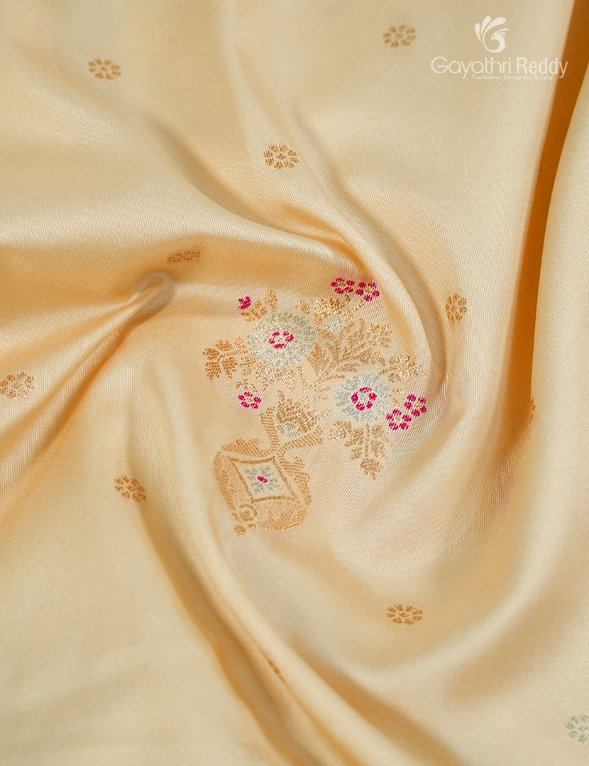 Semi Kanchipuram Silk Fancy Saree in Off-White and Pink