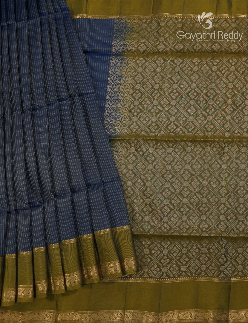Pure Kanchipuram Light Weight Silk Saree in Deep Navy Blue and Olive Green