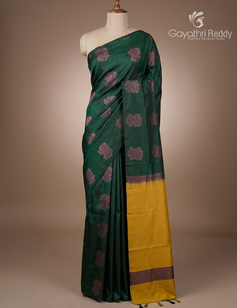 Pure Kanchipuram Silk Saree in Deep Bottle Green ( Butta Style )