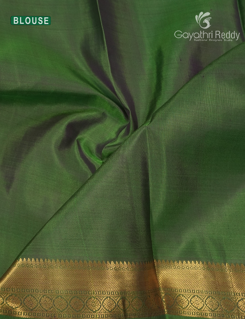 Pure Kanchipuram Silk Saree in Deep Violet and Green