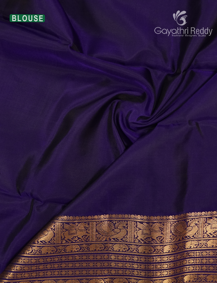 Pure Kanchipuram Soft Silk Saree in Mehendi Green and Navy Blue