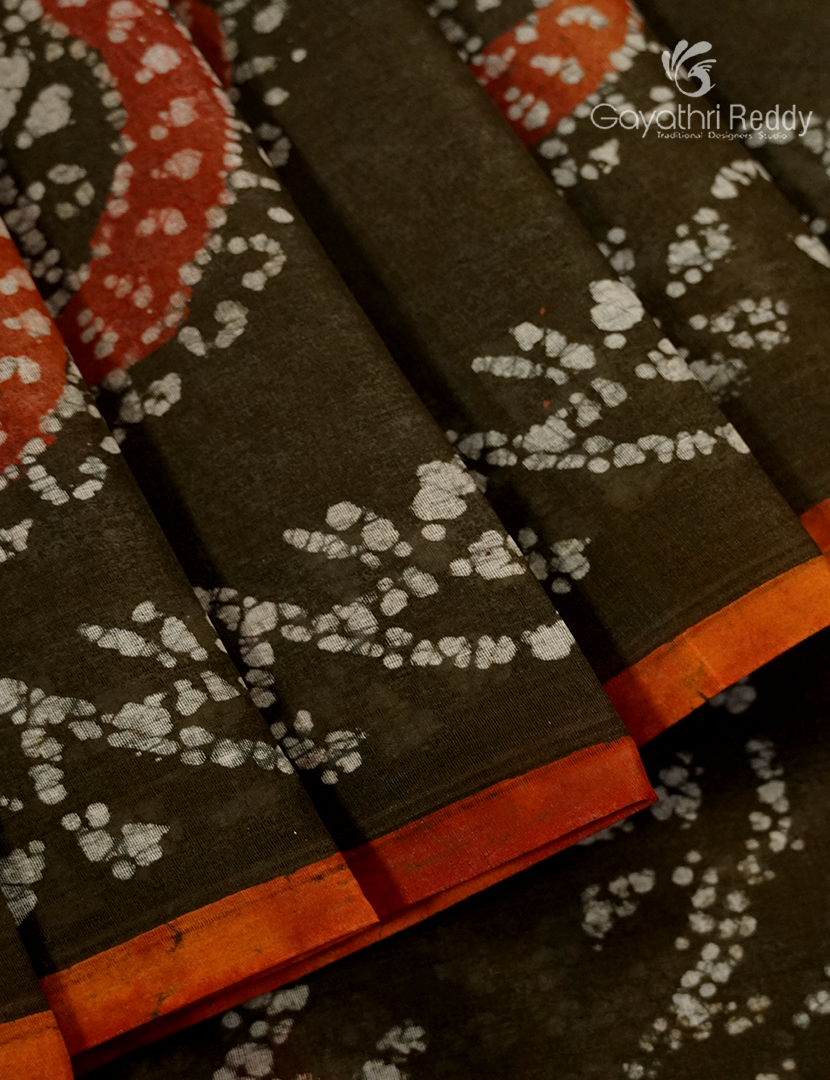 Cotton Batik Print Saree in Deep Mehendi Green