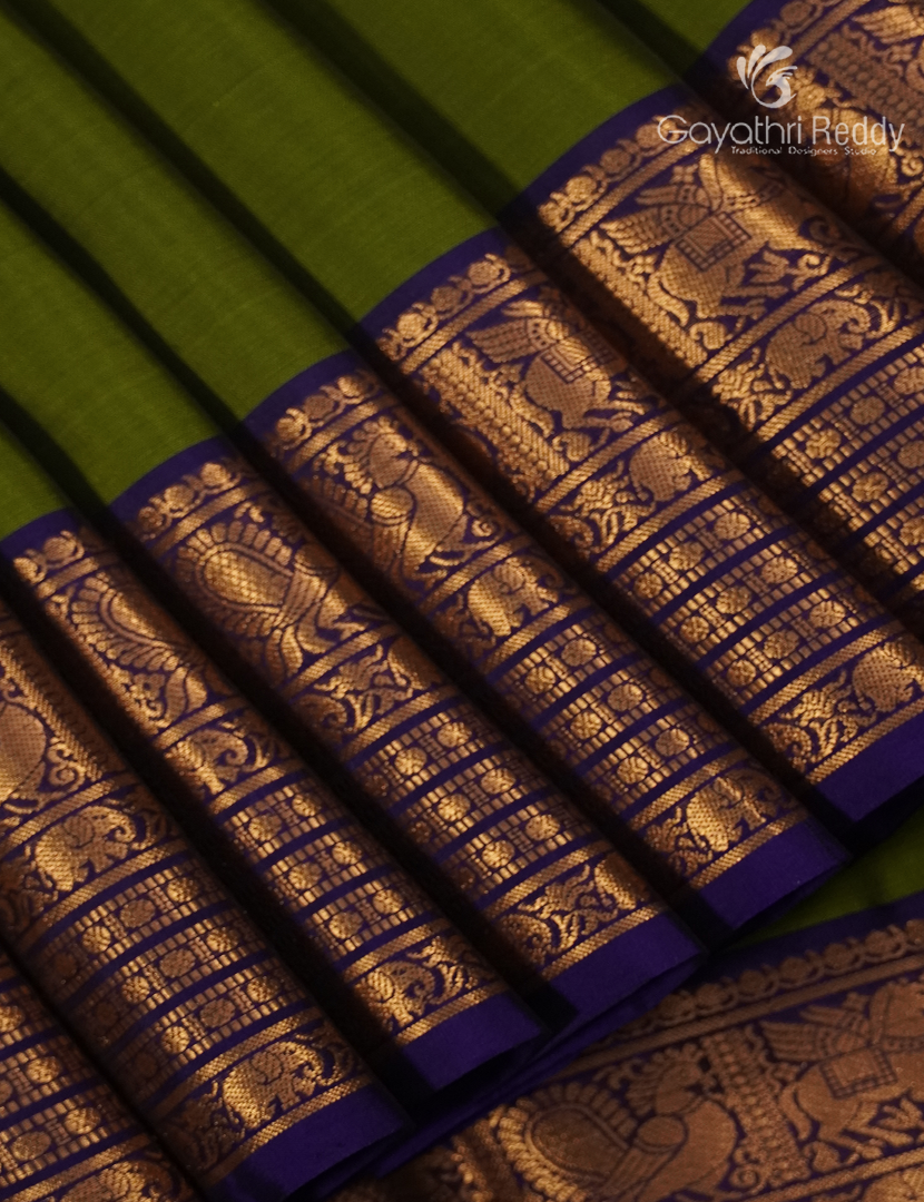 Pure Kanchipuram Soft Silk Saree in Mehendi Green and Navy Blue