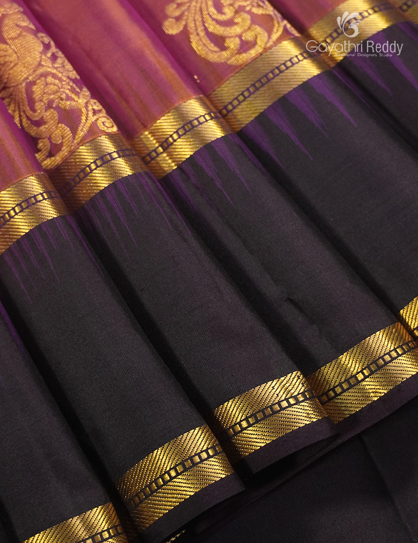 Pure Kanchi Vintage Saree in Dual tone of Magenta Pink and Vibrant Orange with Deep Snuff