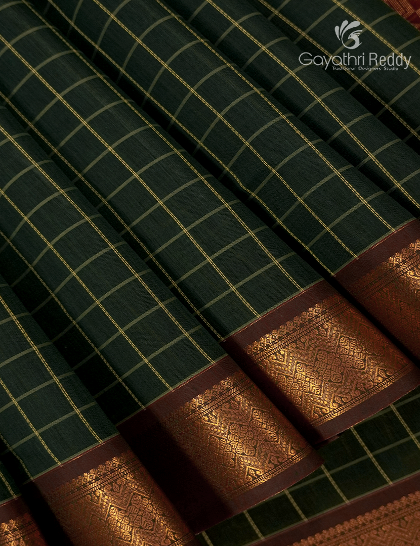 Kanchipuram Sico Saree in Bottle Green and Maroon