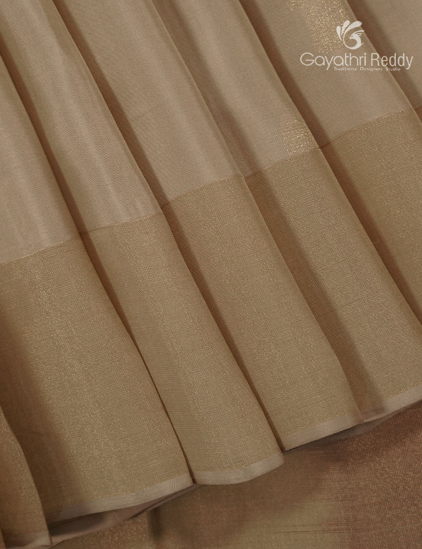 Pure Kanchipuram Silk Saree in Ivory ( Small Borders )