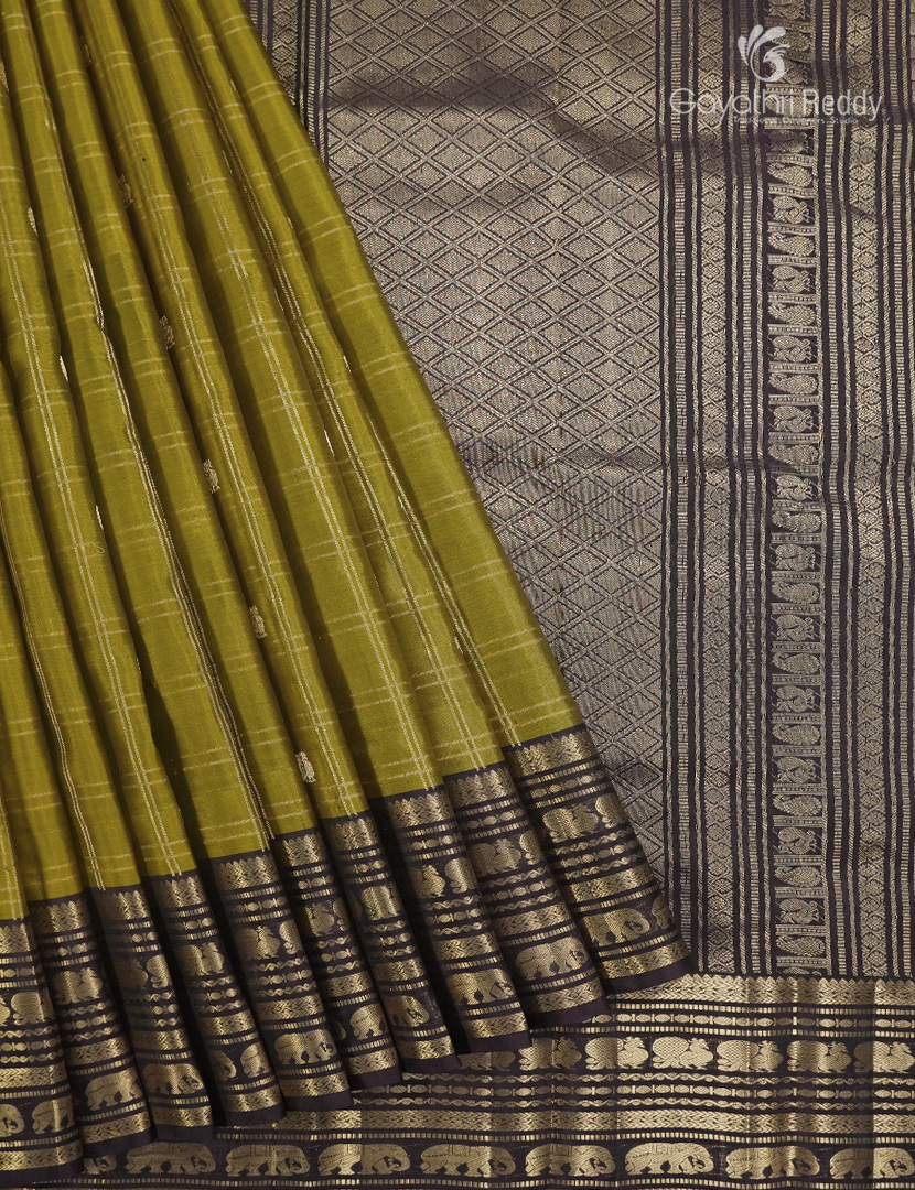 Pure Kanchipuram Vintage Saree in Mehendi Green and Deep Brown