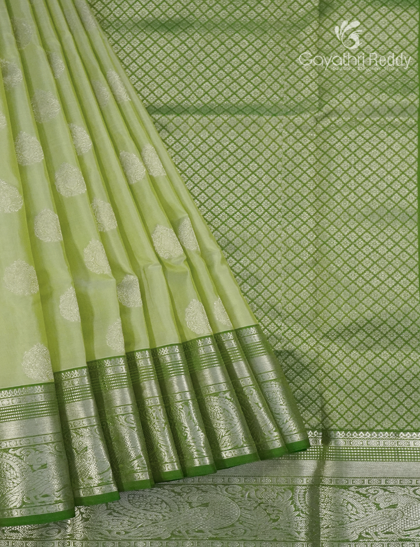 Pure Venkatagiri Silk Saree in Pista Green and Leaf Green
