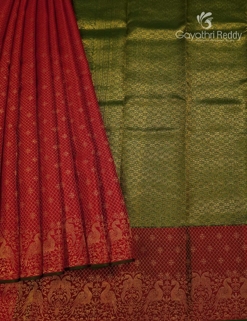 Pure Kanchipuram Silk Saree in Bridal Red (Butta Pattern )