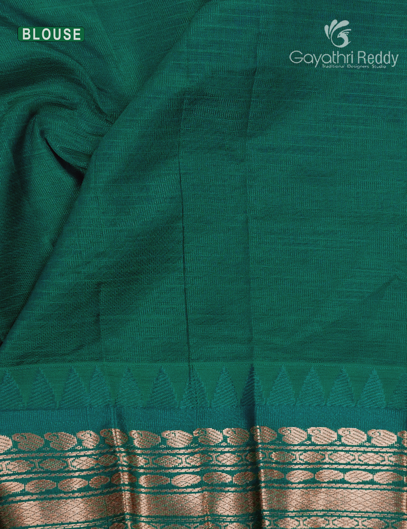 Pure Gadwal Cotton Saree in Light Beige and Deep Rama Green