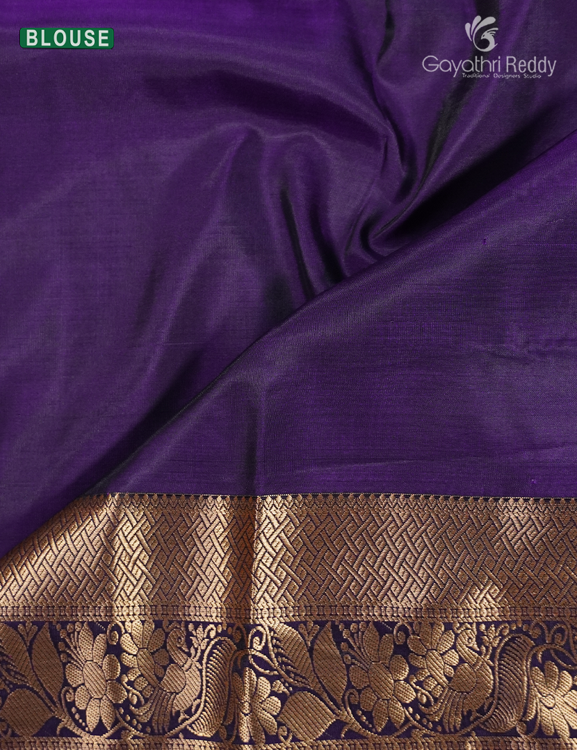 Pure Kanchipuram Silk Saree in Dry Mehendi and Deep Violet