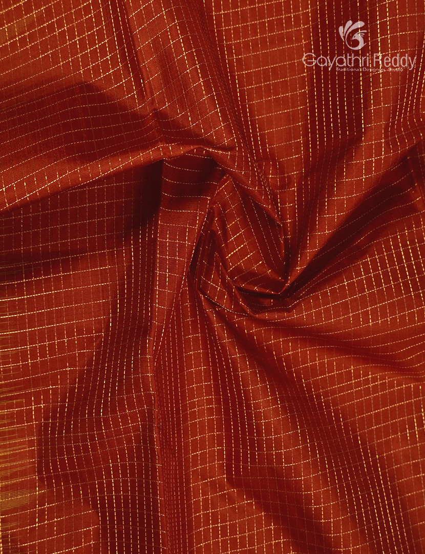Pure Kanchipuram Vintage Silk Sare in Rust Red and Parrot Green