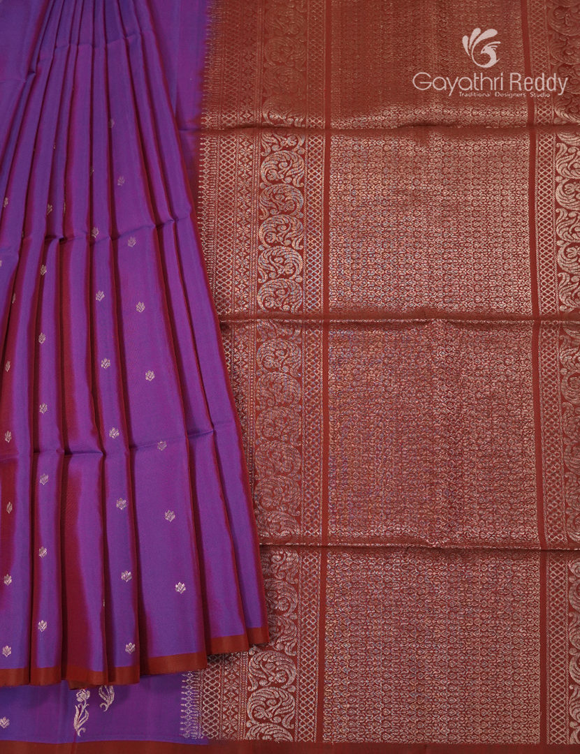 Pure Kanchipuram Light Weight Silk Saree in Magenta and Maroon