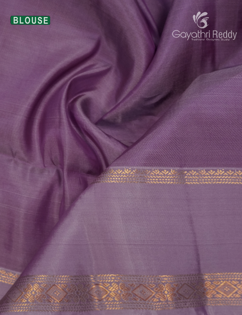 Pure Kanchipuram Light Weight Silk Saree in Wine and Mauve Lavender