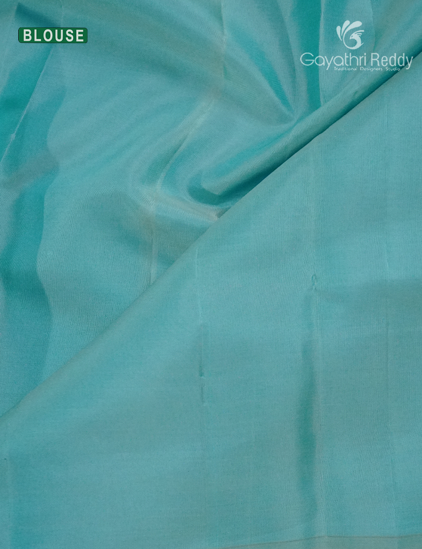 Pure Kanchipuram Silk Saree in Blue ( Butta Style )
