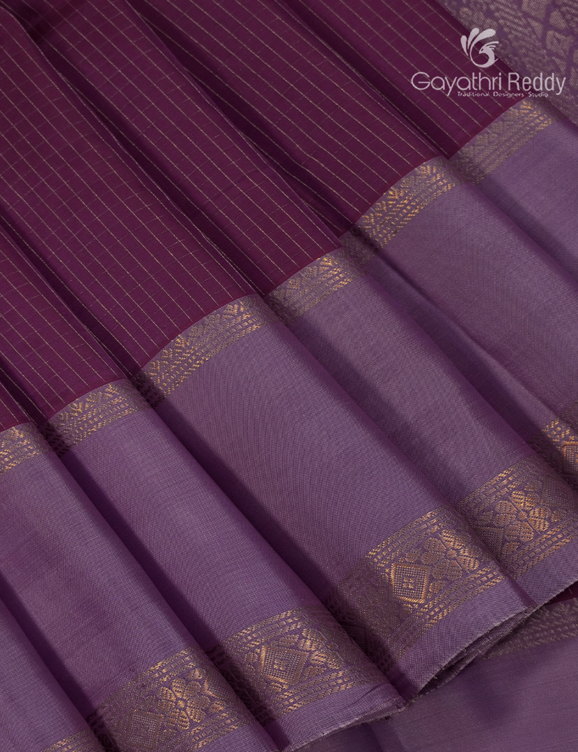 Pure Kanchipuram Light Weight Silk Saree in Wine and Mauve Lavender