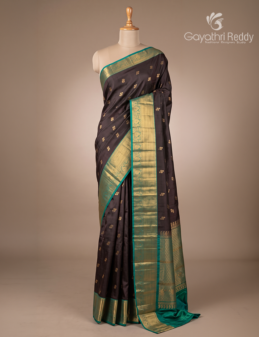 Pure Kanchipuram Silk Saree in Deep Wine and Deep Rama Green