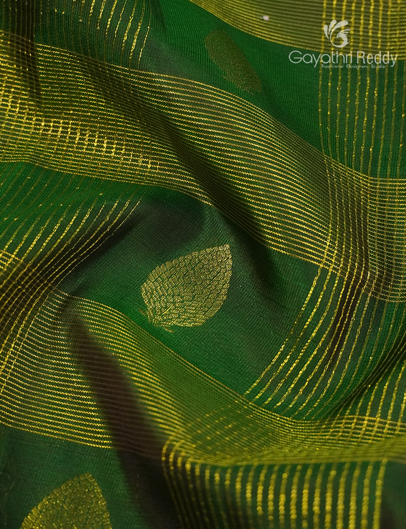 Pure Kanchipuram Silk Vintage Saree in Deep Mango Green and Rust Orange