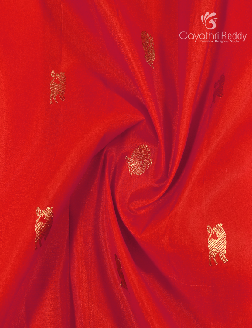 Pure Kanchipuram Silk Saree in Orange (Medium Borders )
