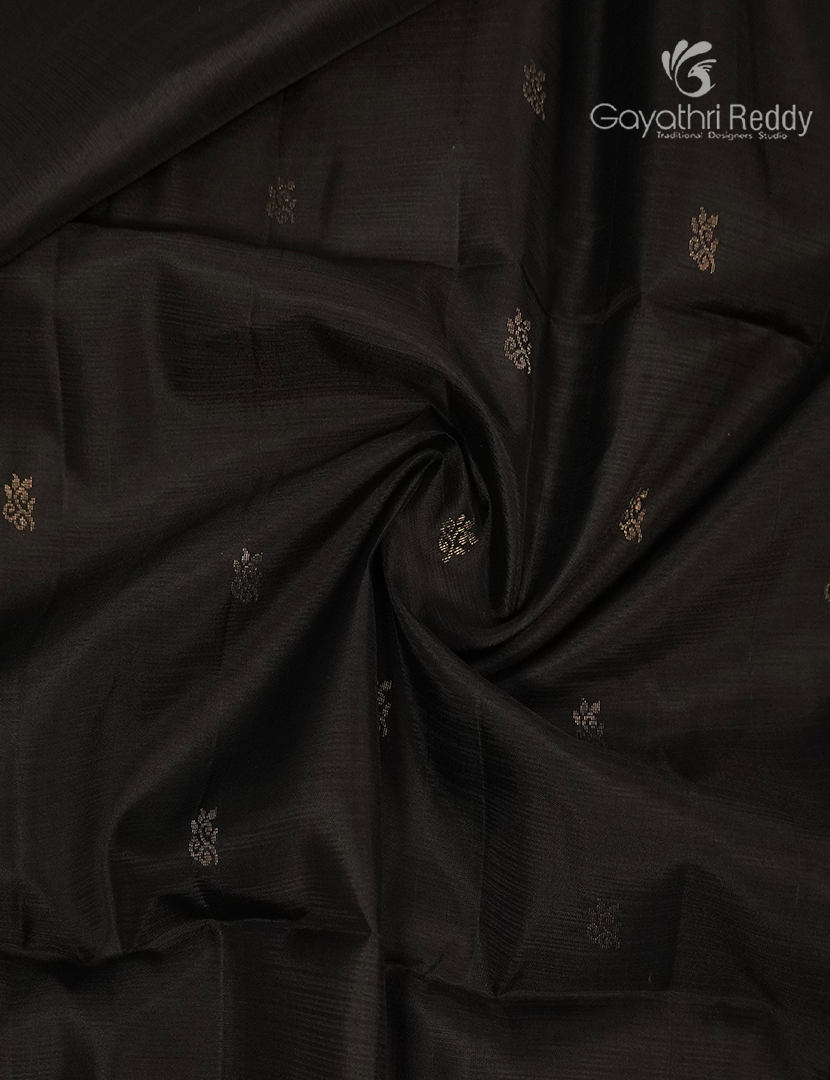 Pure Kanchipuram Light Weight Silk Saree in Black