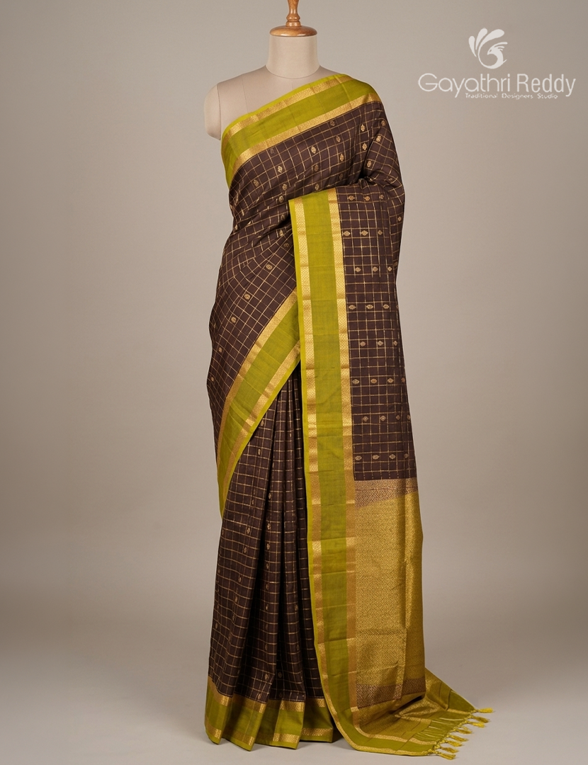 Pure Kanchipuram Vintage Silk Saree in Brown and Mehendi Green