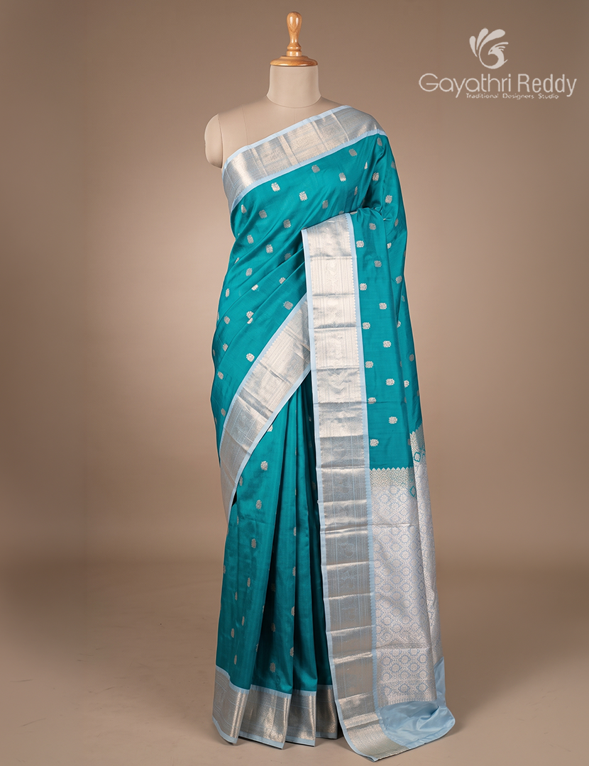 Pure Kanchipuram Silk Saree in Deep Rama Green and Sea Blue (Medium Borders )