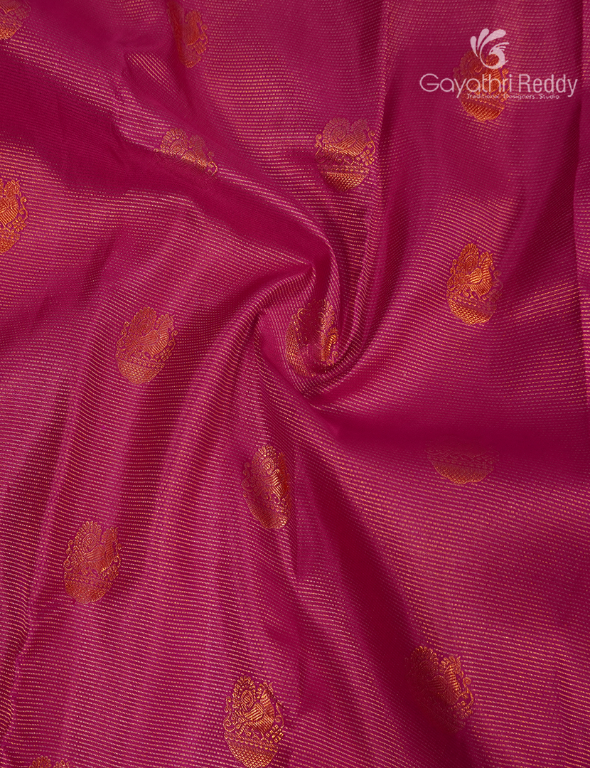 Pure Kanchipuram Silk Saree in Rose Pink ( Butta Pattern )