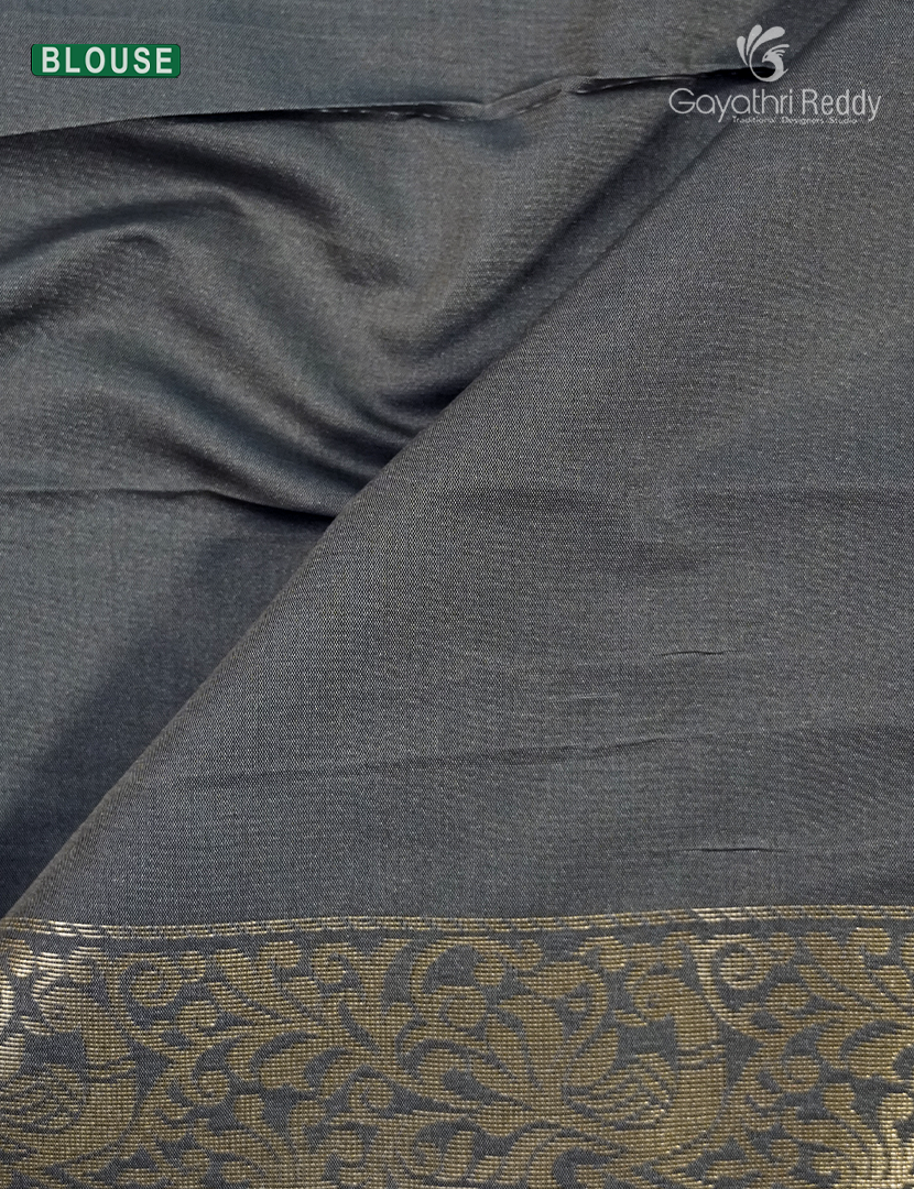 Semi Kanchipuran Silk Saree in Cream and Grey
