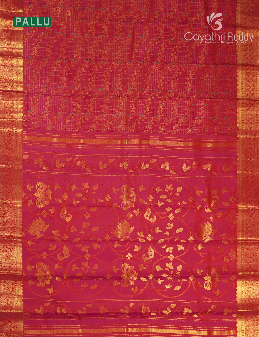 Pure Kanchipuram Silk Saree in Rani Pink ( Butta Pattern )