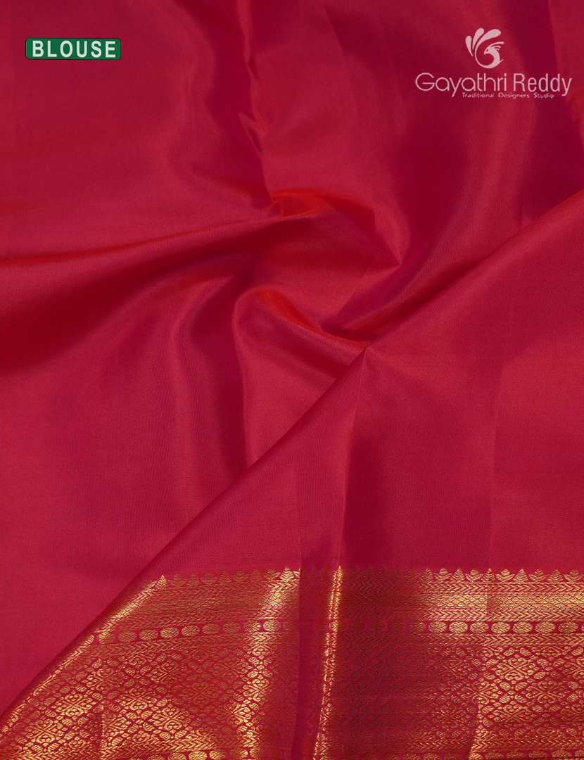 Pure Kanchipuram Silk Saree in Rani Pink ( Butta Pattern )