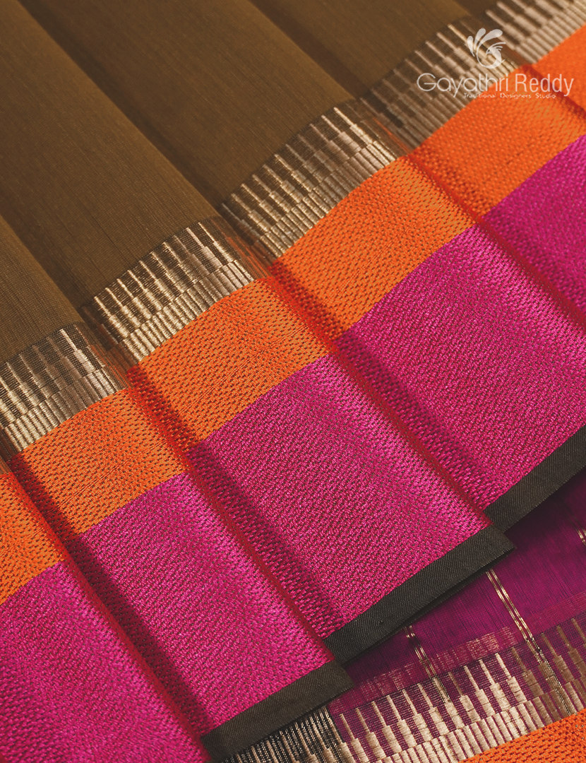 Pure Chanderi Sico Saree in Deep Mehendi green and Deep Pink