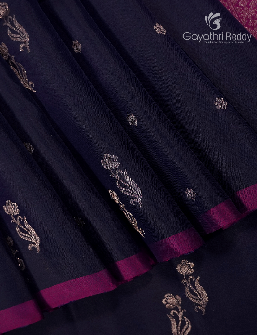 Pure Kanchipuram Light Weight Silk Saree in Navy Blue and Magenta