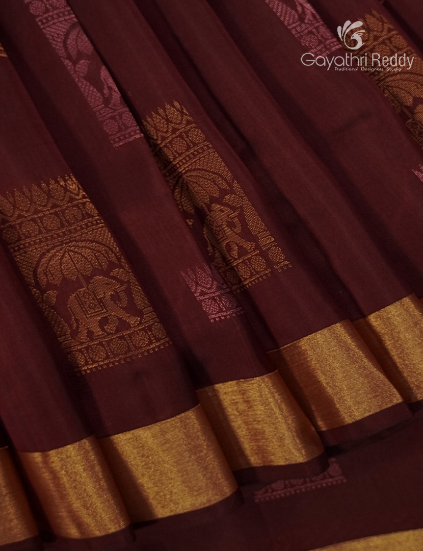 Pure Kanchipuram Silk Saree in Maroon ( Small Borders )