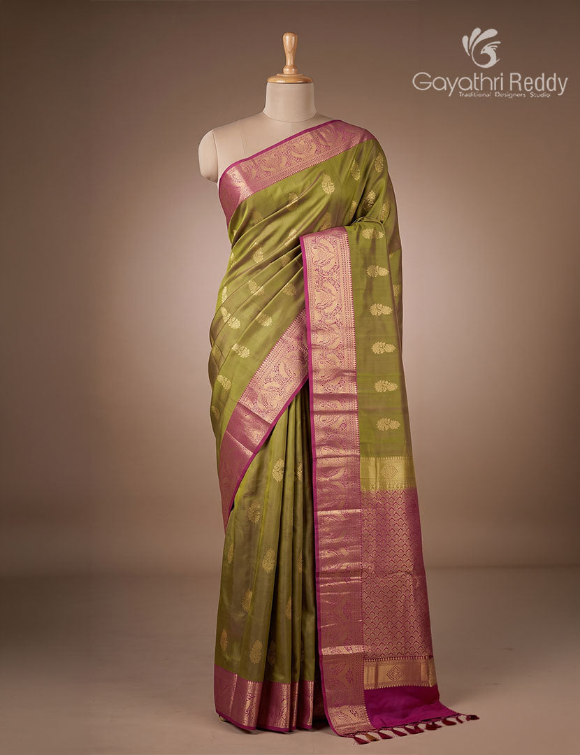 Pure Kanchipuram Silk Vintage Mehendi Green and Deep Pink