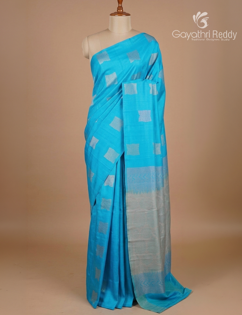 Pure Kanchipuram Silk Saree in Sky Blue ( Butta Style )