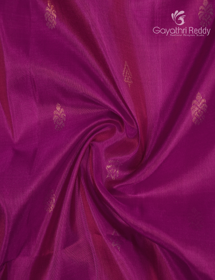 Pure Kanchipuram Soft Silk Saree in Magenta and Mehendi Green