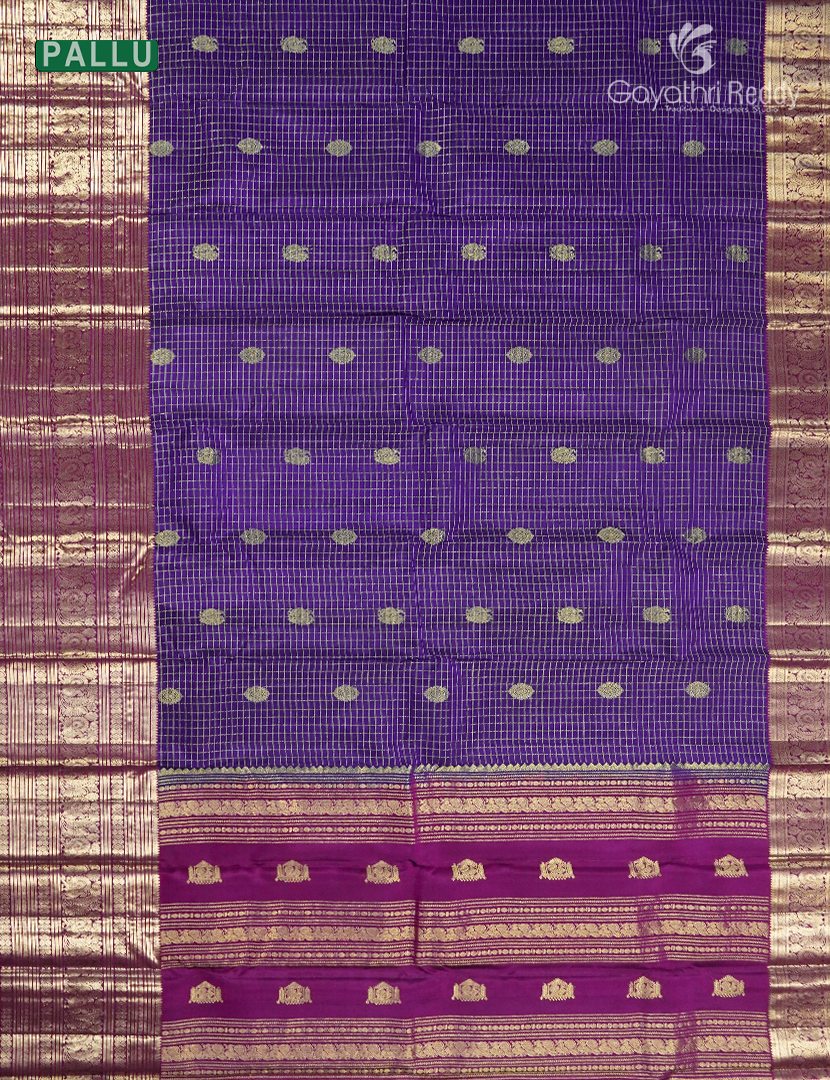 Pure Kanchipuram Vintage Saree in Deep Violet and Deep Magenta