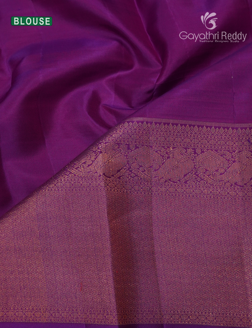 Pure Kanchipuram Silk Saree in Purple ( Butta Pattern )