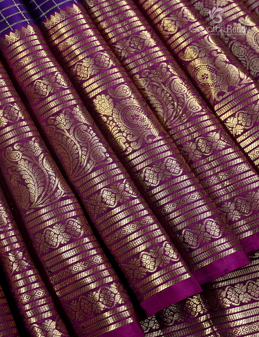 Pure Kanchipuram Vintage Saree in Deep Violet and Deep Magenta