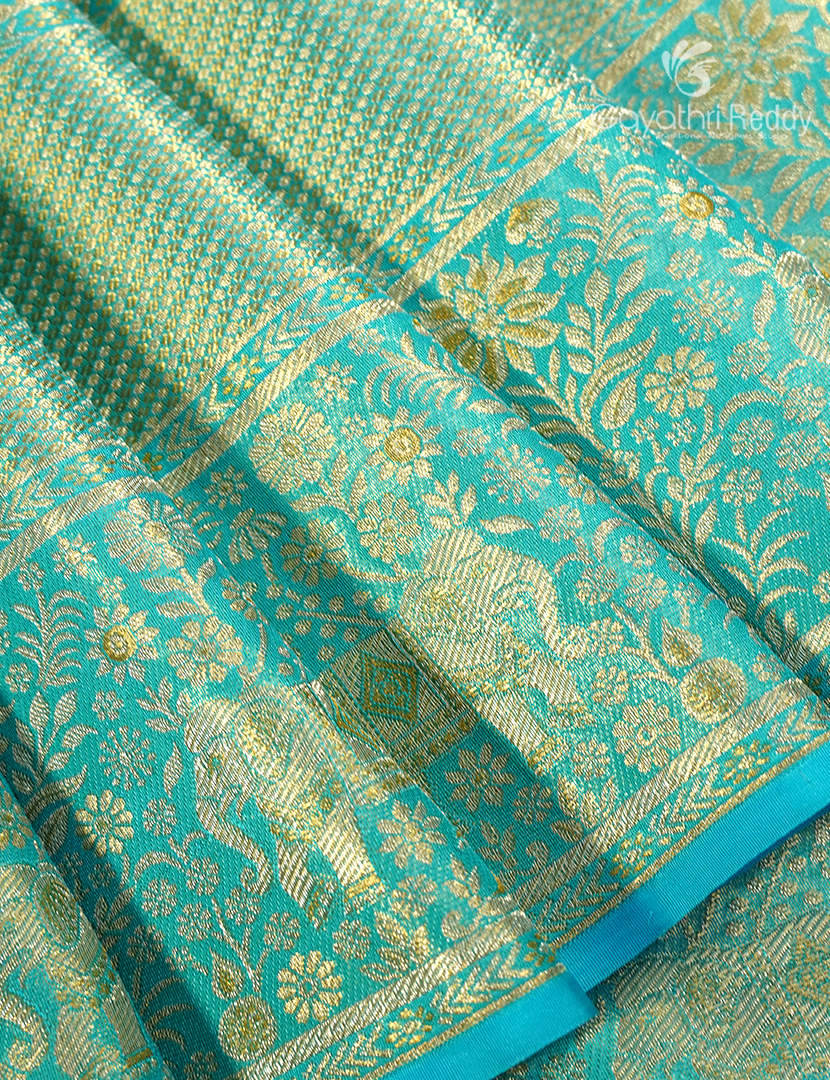 Pure Kanchipuram Muhurtham Silk Saree in Gold and Sea blue