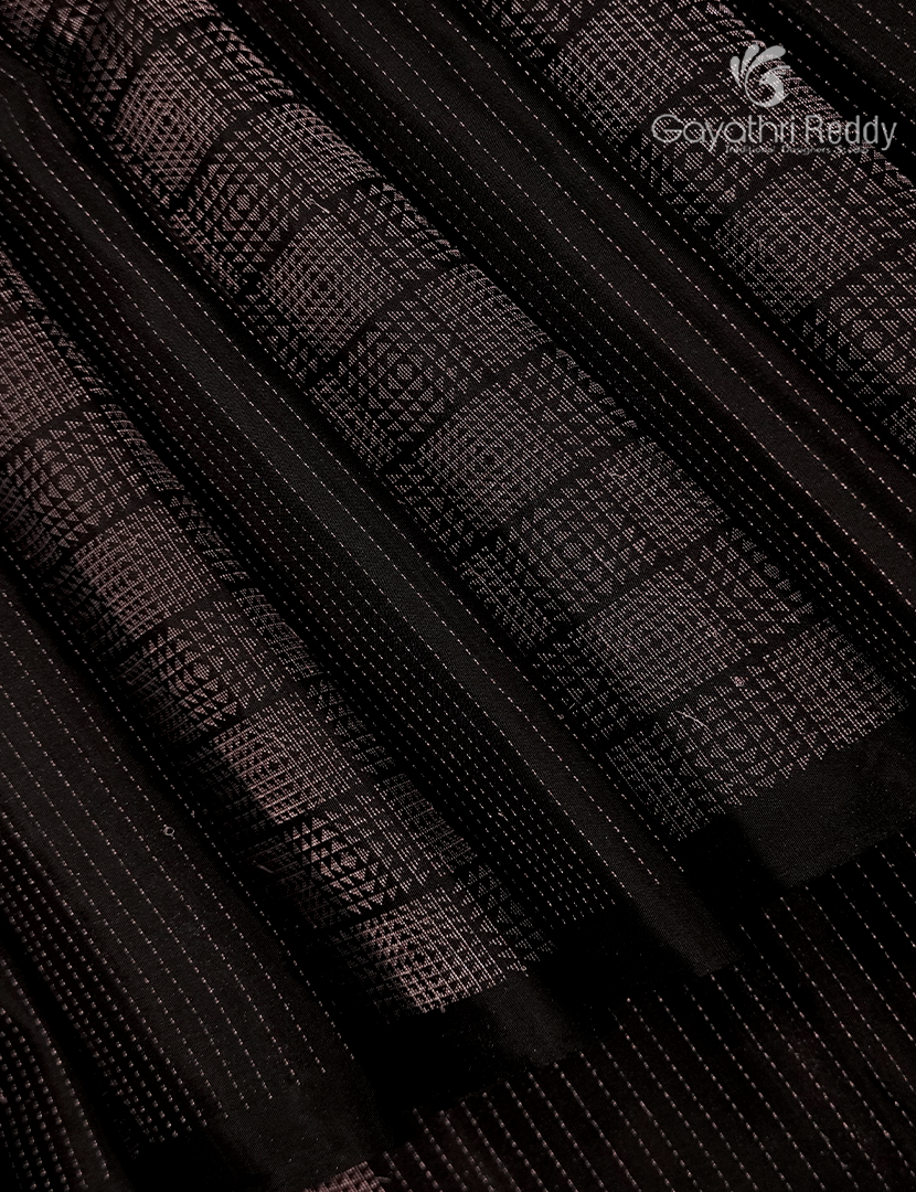 Pure Kanchipuram Light Weight Silk Saree in Black