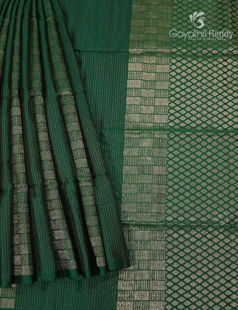 Pure Kanchipuram Light Weight Silk Saree in Green