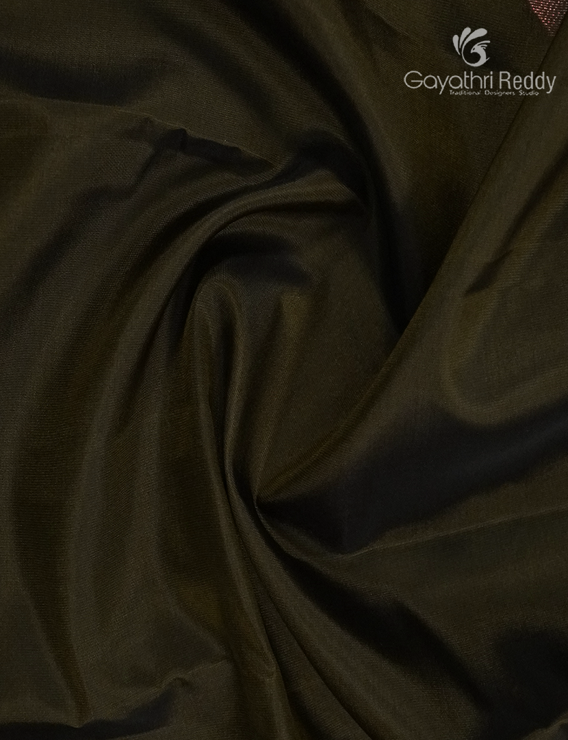Pure Kanchipuram Silk Saree in Deep Olive Green ( Butta Style )