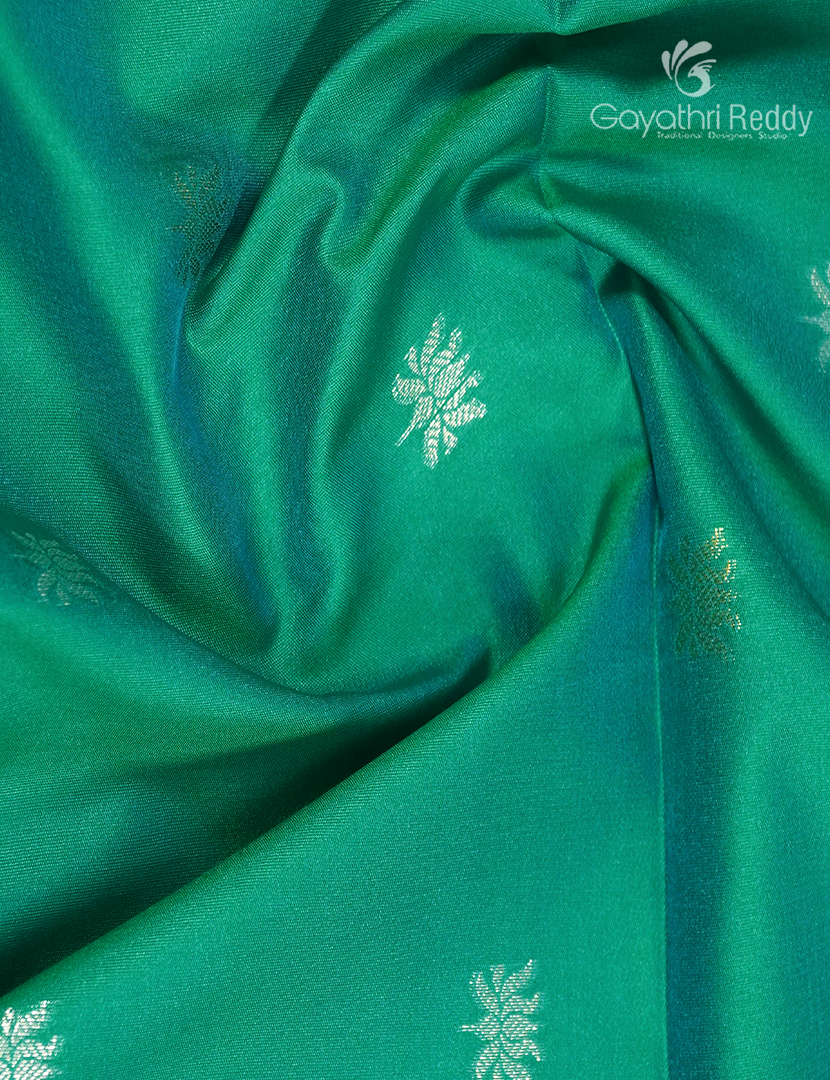 Semi Kanchipuram Art Silk Saree in Rama Green