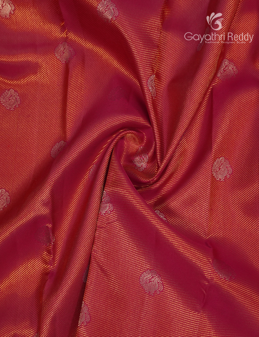 Pure Kanchipuram Silk Saree in Peach Pink ( Butta Pattern )
