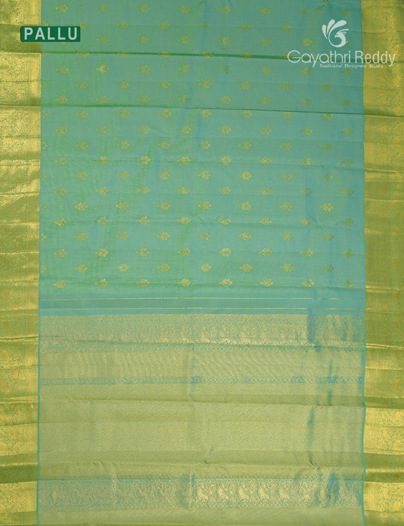 Pure Kanchipuram Silk Saree in Light Green (Butta Pattern )