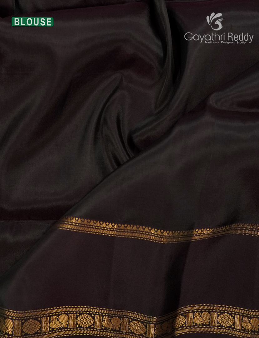 Pure Kanchipuram Light Weight Silk Saree in Mauve Wine and Deep Brown